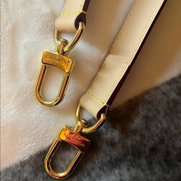 Louis Vuitton Keepall Bandoulière 45 - Picture 7 of 11